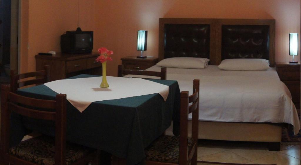 Bristol Hotel Tirana Szoba fotó