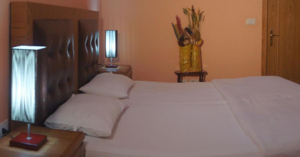 Bristol Hotel Tirana Szoba fotó