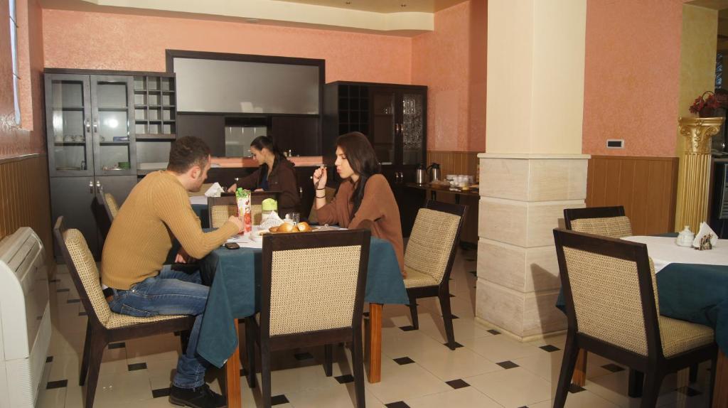 Bristol Hotel Tirana Kültér fotó