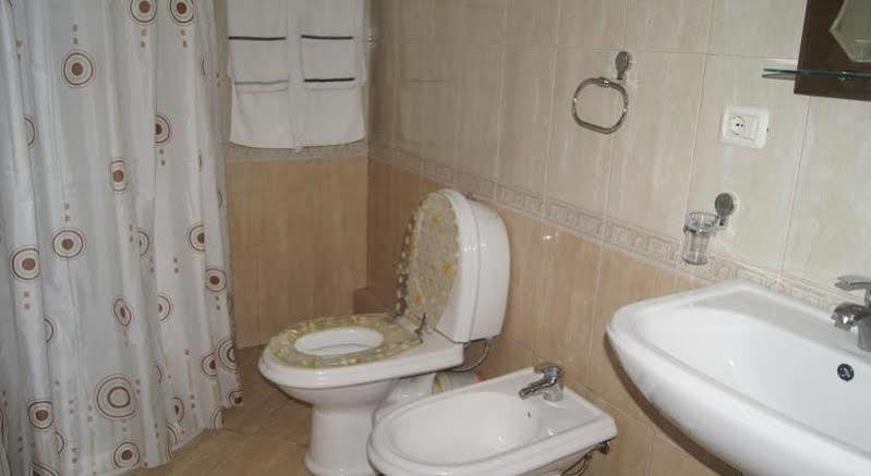 Bristol Hotel Tirana Kültér fotó